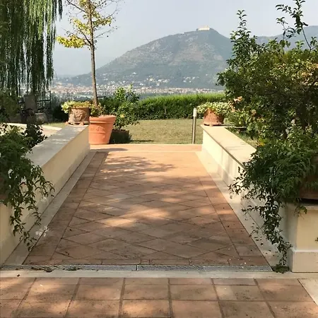 Oda ve Kahvaltı Rosa 2*